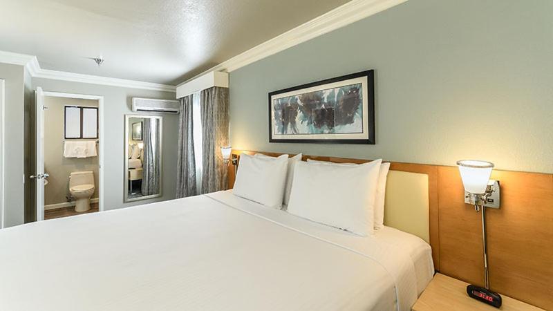 Alexis Park All Suite Resort Las Vegas Exterior photo